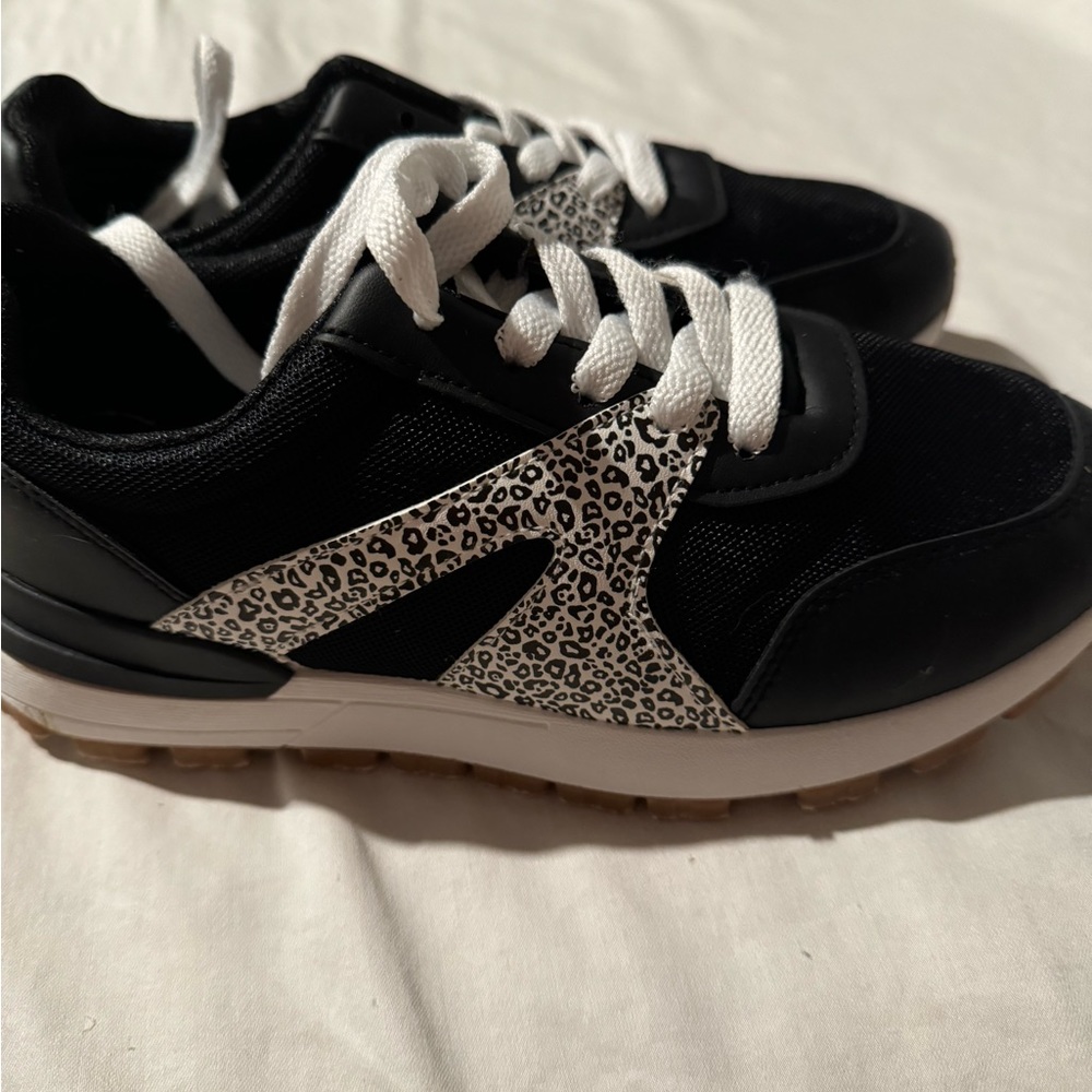 Rachel Zoe, 7.5 women’s sneakers